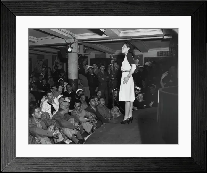 Framed Print : New York's Stage Door Canteen