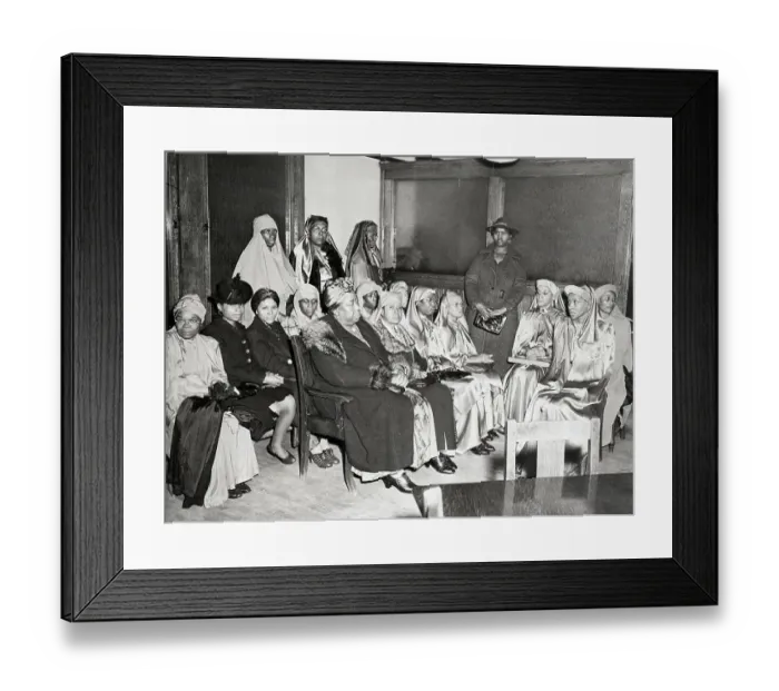 Framed Print : Muslim Women In Federal Court House