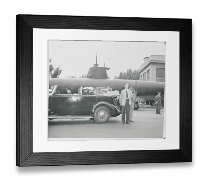 Framed Print : Franklin Roosevelt, John W. Greenslade, and W.L. Friedell Chatting Framed Print : Franklin Roosevelt, John W. Greenslade, and W.L. Friedell Chatting