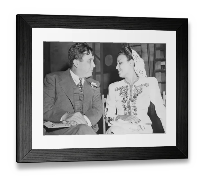 Framed Print : Lena Horne Chatting with Wendell L. Willkie Framed Print : Lena Horne Chatting with Wendell L. Willkie