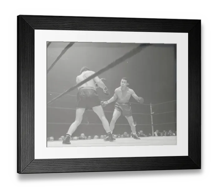 Framed Print : Abe Simon and Joe Louis in Heavy Boxing Action Framed Print : Abe Simon and Joe Louis in Heavy Boxing Action