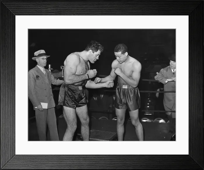 Framed Print : Joe Louis and Abe Simon Squaring Off Framed Print : Joe Louis and Abe Simon Squaring Off
