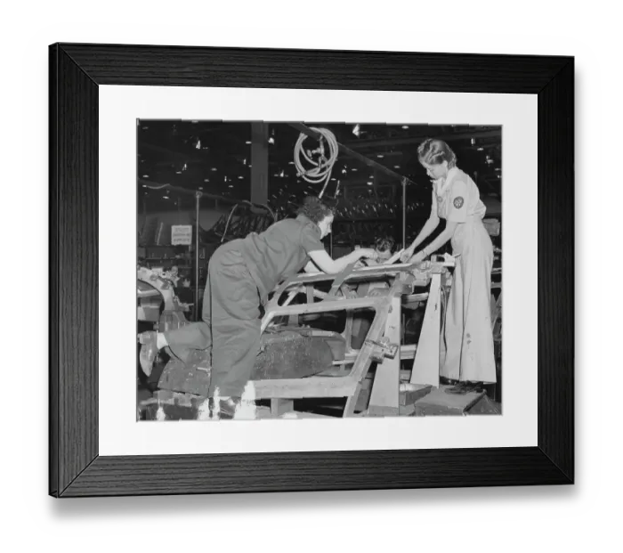 Framed Print : Assembling B-24 Bombers