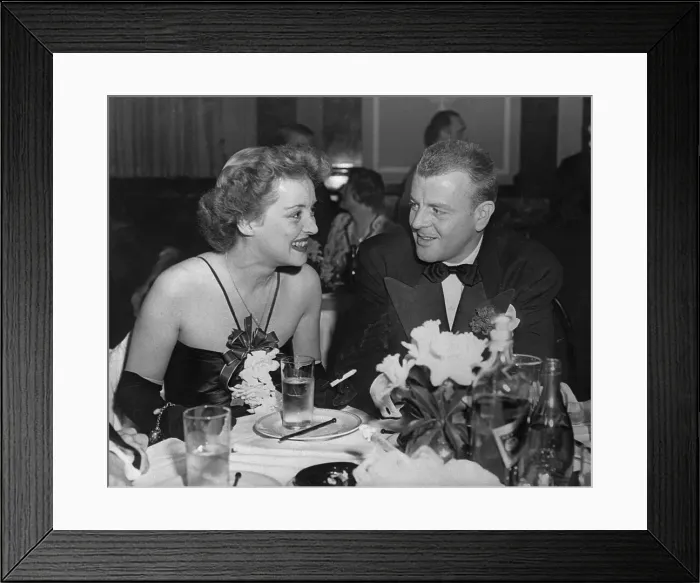 Framed Print : Bette Davis and Arthur Farnsworth at Oscars Banquet Framed Print : Bette Davis and Arthur Farnsworth at Oscars Banquet