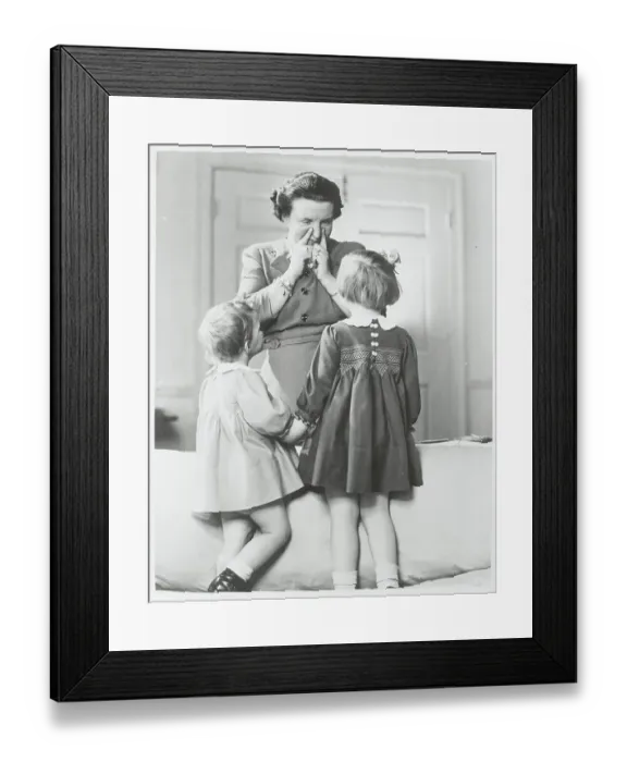 Framed Print : Princess Juliana with Her Daughters