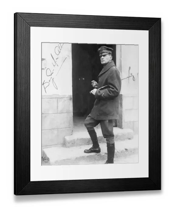 Framed Print : Portrait of Douglas MacArthur Framed Print : Portrait of Douglas MacArthur