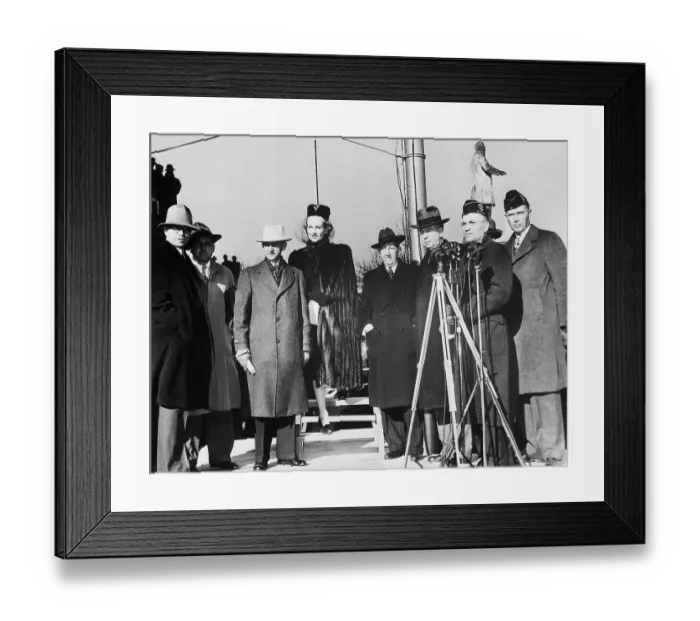 Framed Print : Carole Lombard and Others at Bond Rally Framed Print : Carole Lombard and Others at Bond Rally