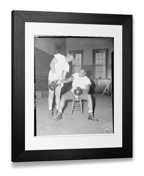 Framed Print : Joe Louis Lacing Gloves on George Nicholson Framed Print : Joe Louis Lacing Gloves on George Nicholson