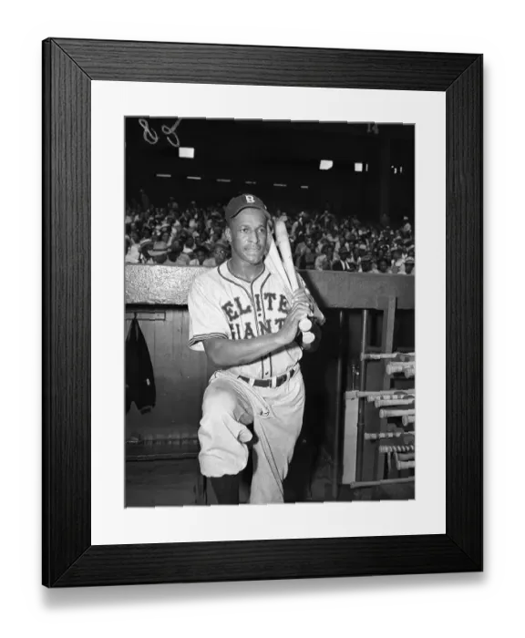 Framed Print : Baltimore Elite Giants Outfielder Bill Wright Framed Print : Baltimore Elite Giants Outfielder Bill Wright