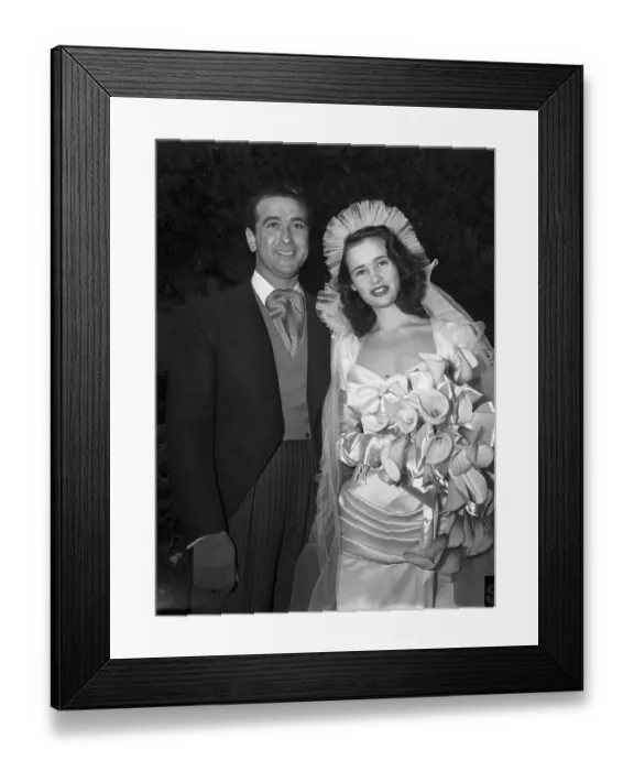 Framed Print : Pasquale DiCicco and Gloria Vanderbilt Framed Print : Pasquale DiCicco and Gloria Vanderbilt