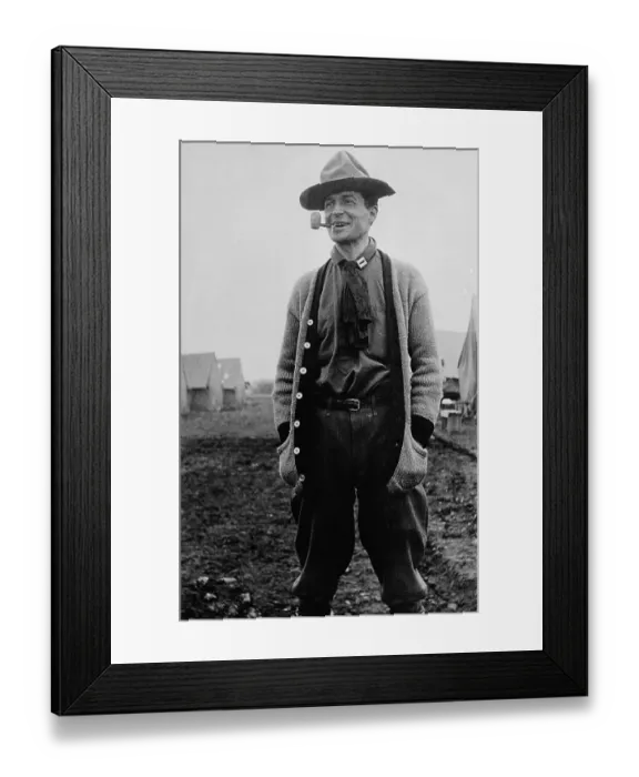 Framed Print : Portrait of Lieutenant General Douglas MacArthur Framed Print : Portrait of Lieutenant General Douglas MacArthur