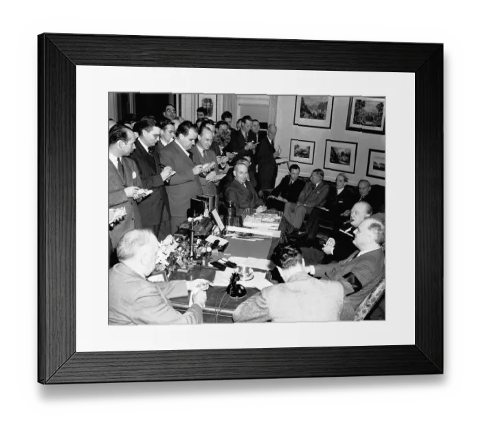 Framed Print : Roosevelt and Churchill in Press Conference Framed Print : Roosevelt and Churchill in Press Conference