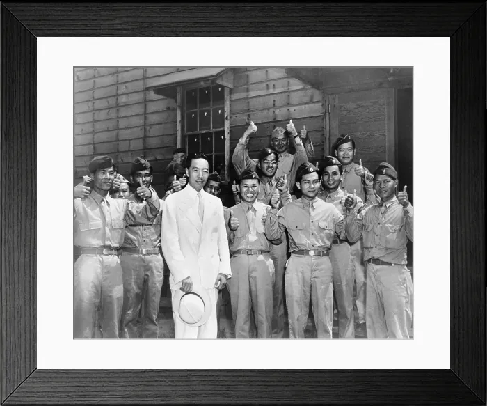 Framed Print : Chinese Soldiers Give Victory Salute Framed Print : Chinese Soldiers Give Victory Salute