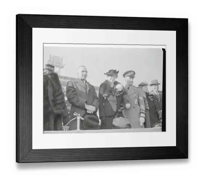 Framed Print : Eleanor Roosevelt with Colleagues Framed Print : Eleanor Roosevelt with Colleagues