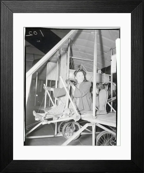 Framed Print : Lee Ya Ching Working Out Framed Print : Lee Ya Ching Working Out