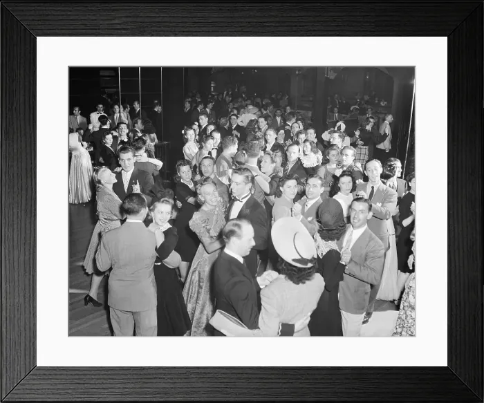 Framed Print : Crowd Of People Dancing