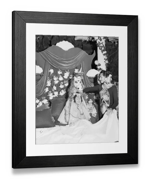Framed Print : Surrealist Painter Salvador Dali Framed Print : Surrealist Painter Salvador Dali
