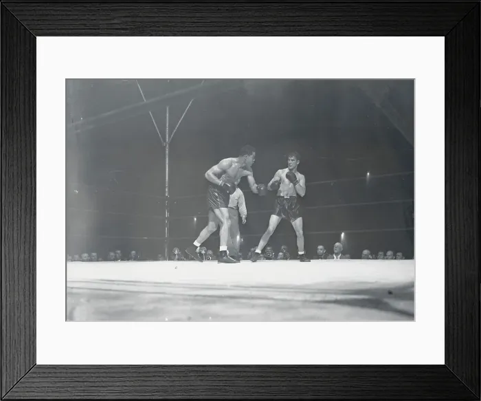 Framed Print : Joe Louis and Billy Conn in Boxing Action Framed Print : Joe Louis and Billy Conn in Boxing Action