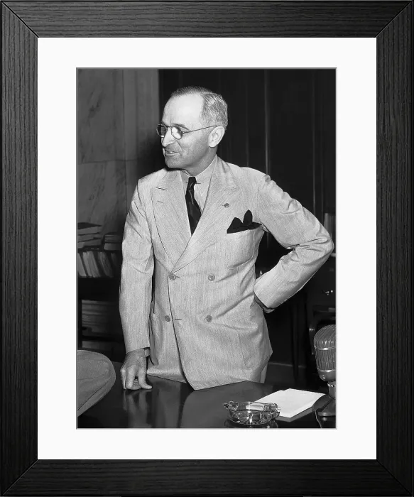 Framed Print : Harry Truman with Hand on Table Framed Print : Harry Truman with Hand on Table