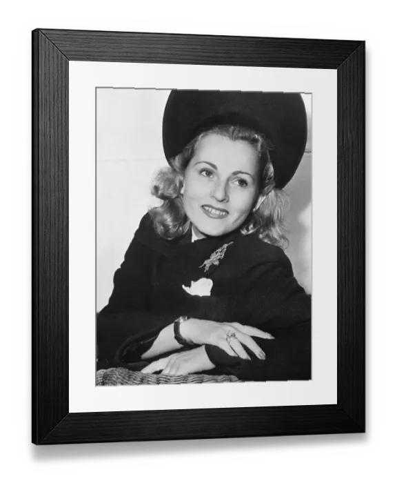 Framed Print : Zsa Zsa Gabor Framed Print : Zsa Zsa Gabor