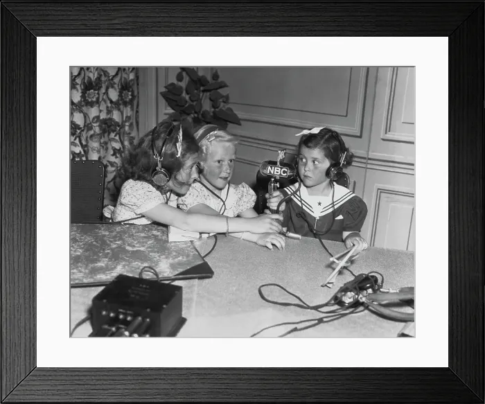 Framed Print : British Refugees in Mother's Day Broadcast Framed Print : British Refugees in Mother's Day Broadcast