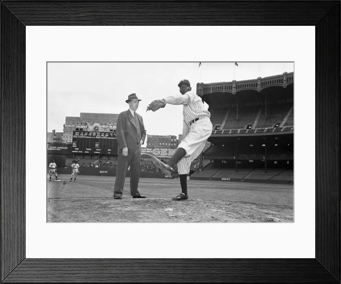 Framed Print : Grover Alexander Watches Satchel Paige Framed Print : Grover Alexander Watches Satchel Paige