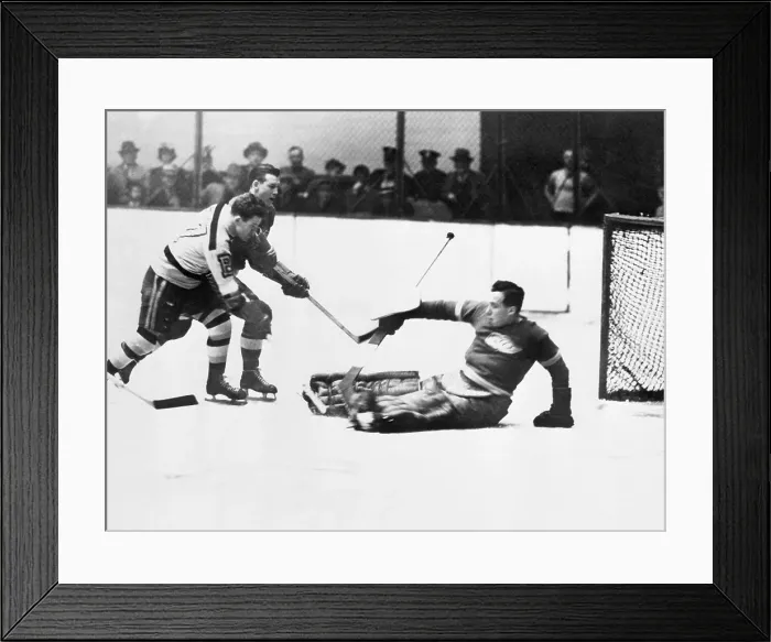 Framed Print : A Bruins Finishing Touch Framed Print : A Bruins Finishing Touch