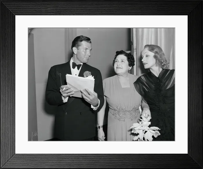 Framed Print : Bruce Cabot with Louella Parsons and Marlene Dietrich Framed Print : Bruce Cabot with Louella Parsons and Marlene Dietrich