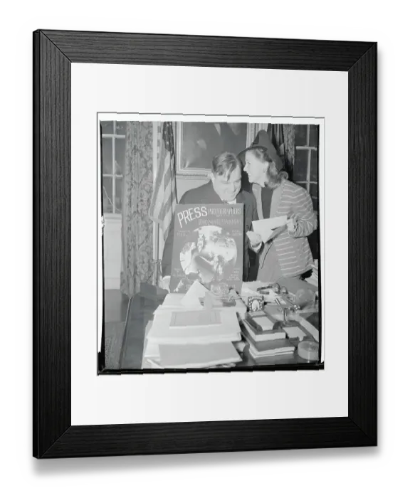 Framed Print : Portrait of Ginger Rogers with Fiorello LaGuardia Framed Print : Portrait of Ginger Rogers with Fiorello LaGuardia