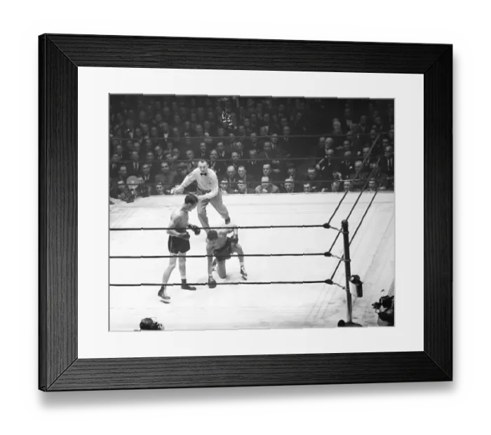 Framed Print : Fritzie Zivic Standing Over Henry Armstrong Kneeling Down Framed Print : Fritzie Zivic Standing Over Henry Armstrong Kneeling Down
