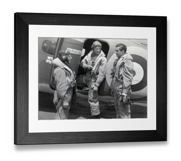 Framed Print : Tyrone Power in A Yank in the R.A.F Framed Print : Tyrone Power in A Yank in the R.A.F