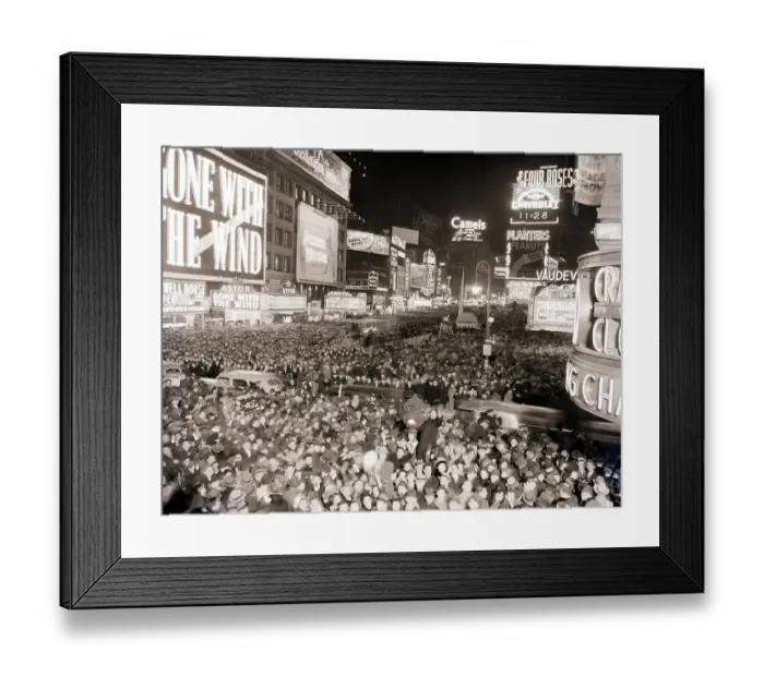 Framed Print : Crowd in Times Square for New Year Framed Print : Crowd in Times Square for New Year