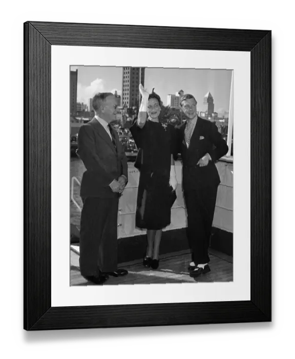 Framed Print : Edward VIII and Wallis Simpson on Boat Framed Print : Edward VIII and Wallis Simpson on Boat