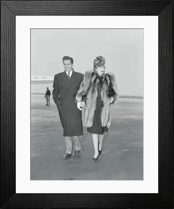 Framed Print : Lucille Ball and Desi Arnaz WEalking Framed Print : Lucille Ball and Desi Arnaz WEalking