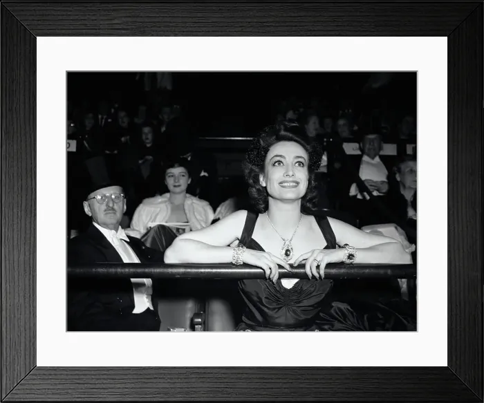 Framed Print : Portrait of Joan Crawford Framed Print : Portrait of Joan Crawford