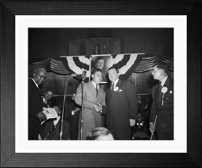 Framed Print : Joe Louis and Gene Tunney Shake Hands Framed Print : Joe Louis and Gene Tunney Shake Hands