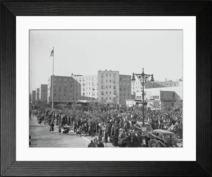 Framed Print : Queens Citizens Awaiting President Roosevelt to Visit Framed Print : Queens Citizens Awaiting President Roosevelt to Visit