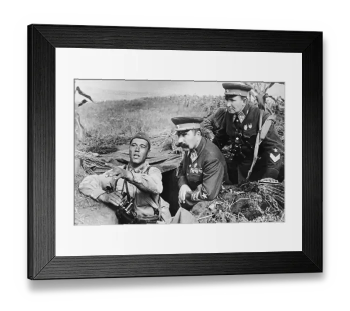 Framed Print : Russian Captain, Lieut. And Defence Comm