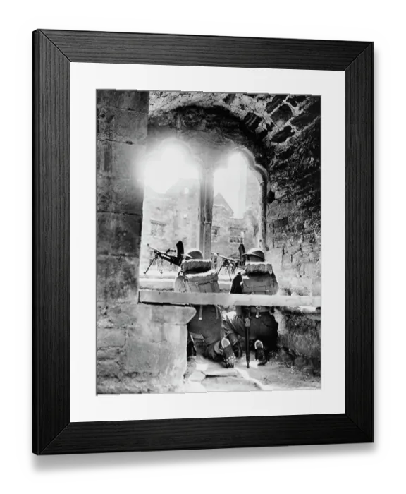 Framed Print : Gunners in their poitions Framed Print : Gunners in their poitions