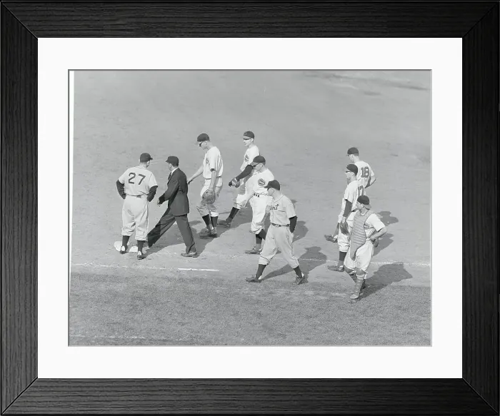 Framed Print : Lee Ballanfant Walking Away from Players Framed Print : Lee Ballanfant Walking Away from Players