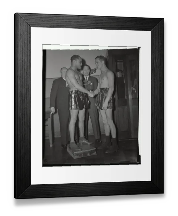 Framed Print : Henry Armstrong and Fritzie Zivic Shaking Hands at Weigh In Framed Print : Henry Armstrong and Fritzie Zivic Shaking Hands at Weigh In