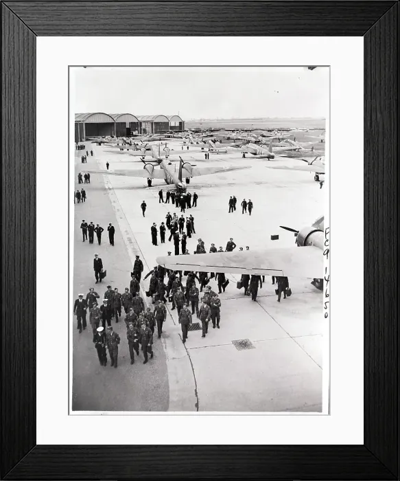Framed Print : Squadron of Wellington Bombers, UK 1940 Framed Print : Squadron of Wellington Bombers, UK 1940