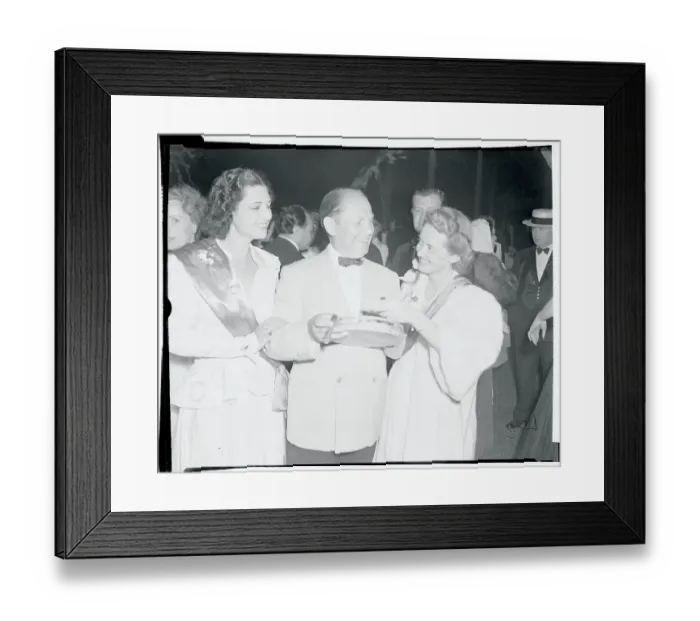 Framed Print : Bette Davis with Kay Francis and Mike Levy Framed Print : Bette Davis with Kay Francis and Mike Levy