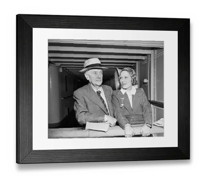 Framed Print : Maurice and Renee Maeterlinck Sitting Together on Arrival to U.S Framed Print : Maurice and Renee Maeterlinck Sitting Together on Arrival to U.S