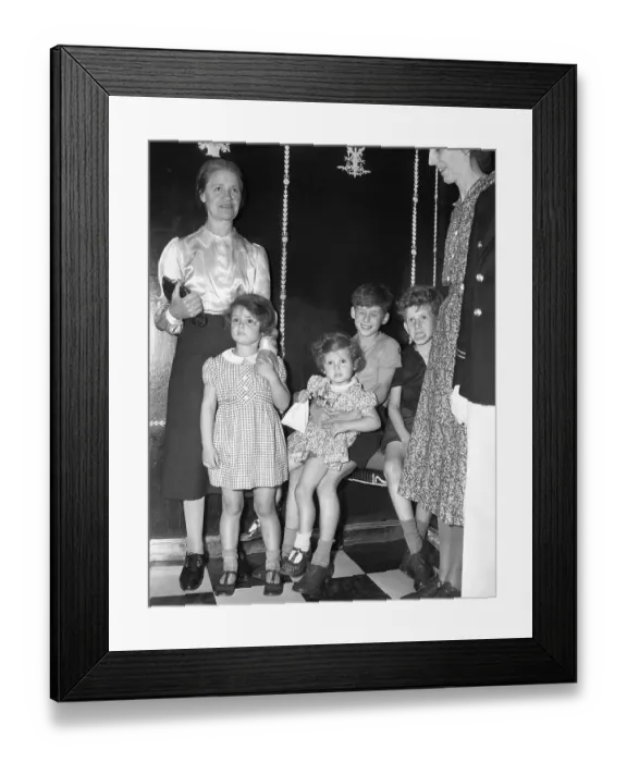 Framed Print : Nicols Siblings and Simon Bowes-Lyon Framed Print : Nicols Siblings and Simon Bowes-Lyon