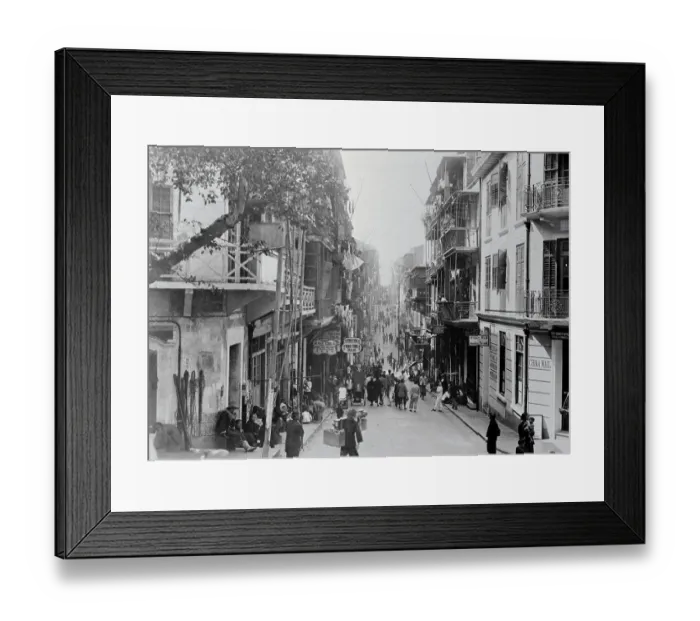 Framed Print : Pedestrians Crowding Hong Kong's Wellington Street Framed Print : Pedestrians Crowding Hong Kong's Wellington Street