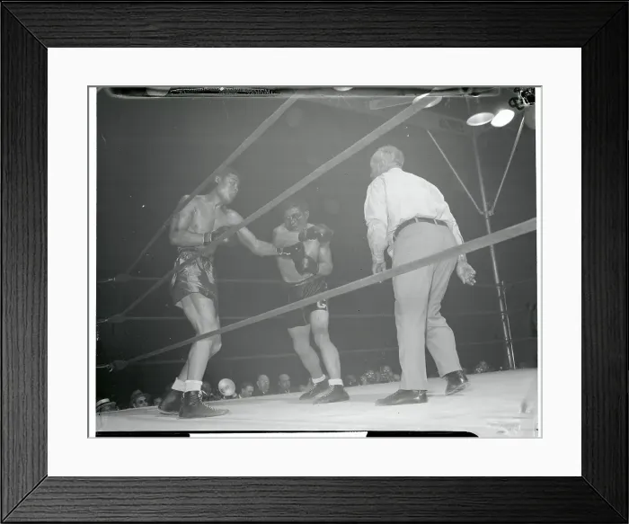 Framed Print : Arturo Godoy Bleeding During Fight Framed Print : Arturo Godoy Bleeding During Fight