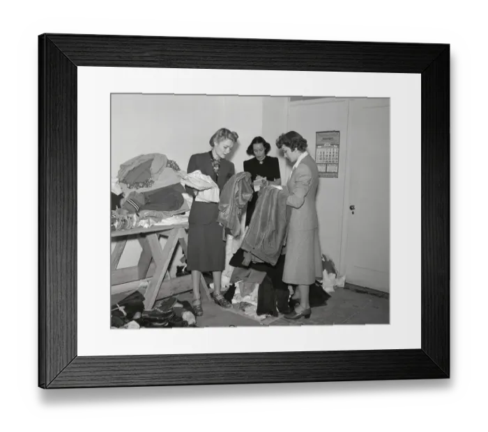 Framed Print : Constance Bennett, Dolores Del Rio and Claudette Colbert Inspecting Clothing Framed Print : Constance Bennett, Dolores Del Rio and Claudette Colbert Inspecting Clothing