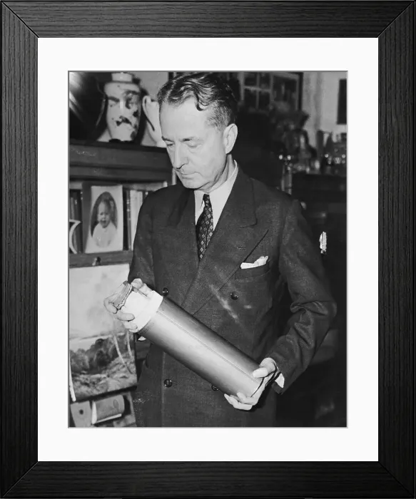 Framed Print : Ogelthorpe president seals time capsule Framed Print : Ogelthorpe president seals time capsule