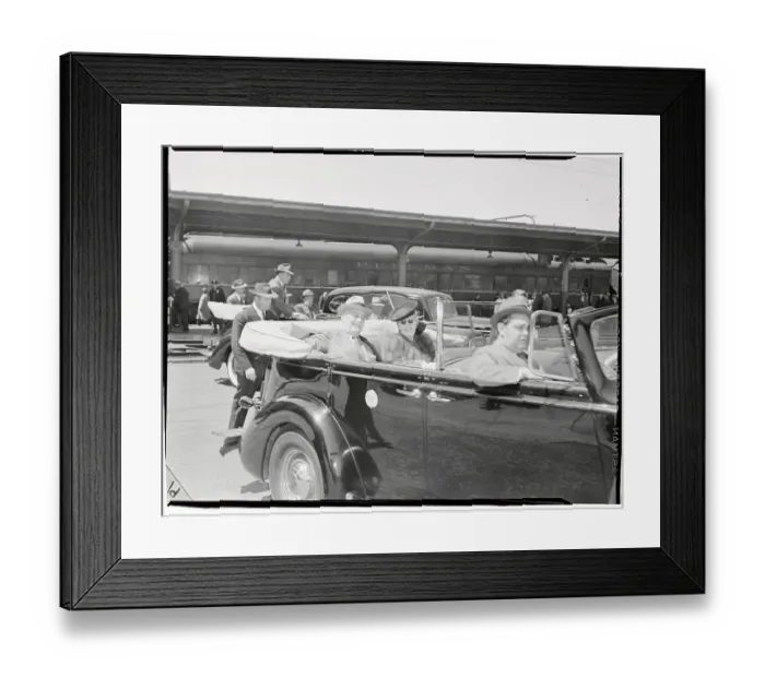 Framed Print : President Roosevelt and His Secretary Margaret Le Hand Riding in Chauffeured Car Framed Print : President Roosevelt and His Secretary Margaret Le Hand Riding in Chauffeured Car